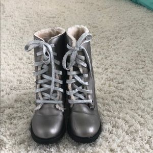 Kids boots